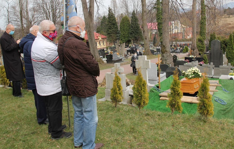 Ostatnie pożegnanie ks. kan. Władysława Droździka w bielskiej Kamienicy