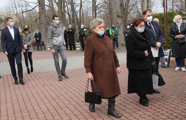 Ostatnie pożegnanie ks. kan. Władysława Droździka w bielskiej Kamienicy