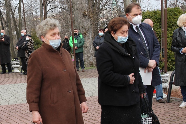 Ostatnie pożegnanie ks. kan. Władysława Droździka w bielskiej Kamienicy