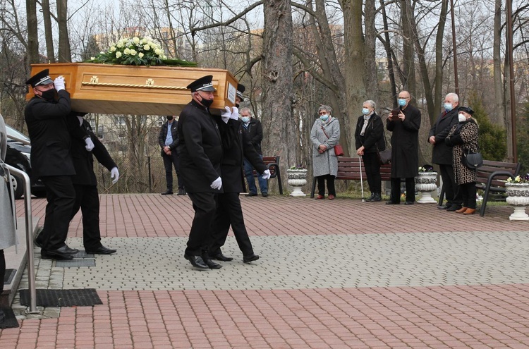 Ostatnie pożegnanie ks. kan. Władysława Droździka w bielskiej Kamienicy