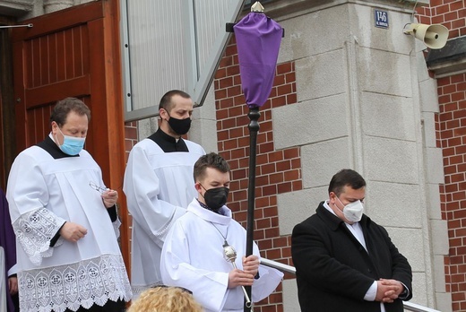 Ostatnie pożegnanie ks. kan. Władysława Droździka w bielskiej Kamienicy