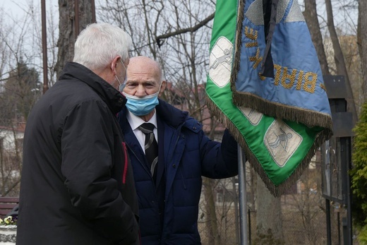 Ostatnie pożegnanie ks. kan. Władysława Droździka w bielskiej Kamienicy