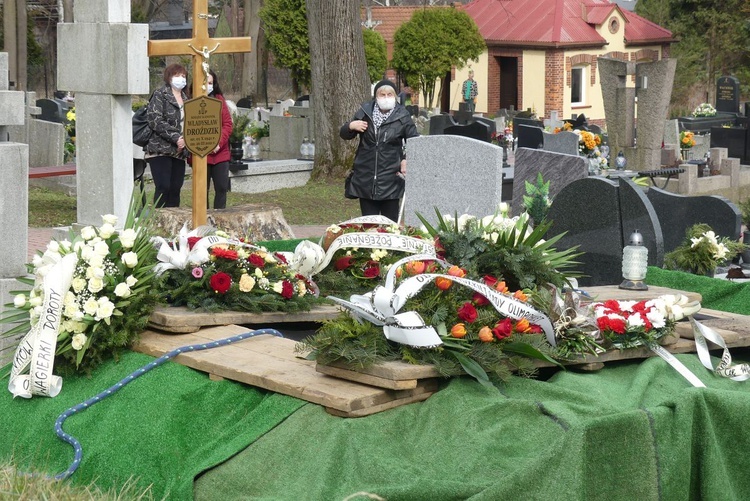 Ostatnie pożegnanie ks. kan. Władysława Droździka w bielskiej Kamienicy