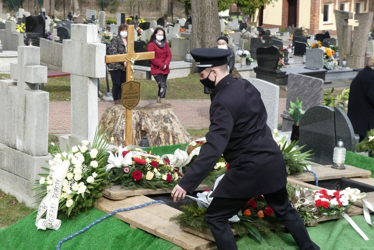 Ostatnie pożegnanie ks. kan. Władysława Droździka w bielskiej Kamienicy