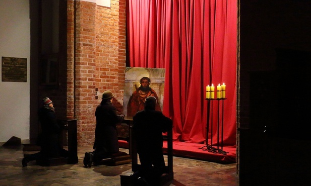 Adoracje na Triduum Paschalne