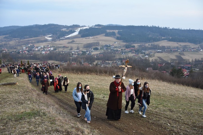 Plenerowa Droga Krzyżowa pod Babią Górą