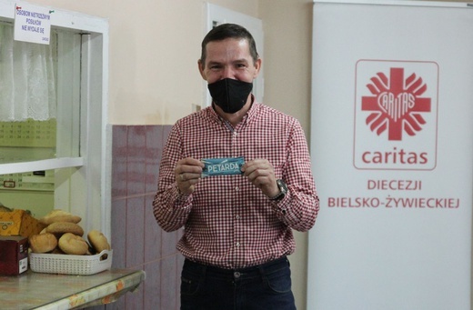 500 świątecznych paczek Caritas i "Brata Alberta" dla potrzebujących