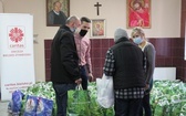 500 świątecznych paczek Caritas i "Brata Alberta" dla potrzebujących
