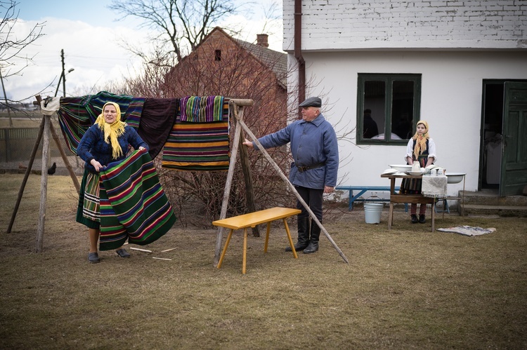 Sprzątanie całego gospodarstwa zostawiano na ostatnie dni Wielkiego Postu.