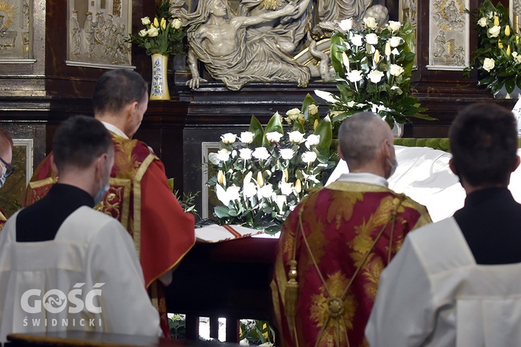 Liturgia Męki Pańskiej w świdnickiej katedrze