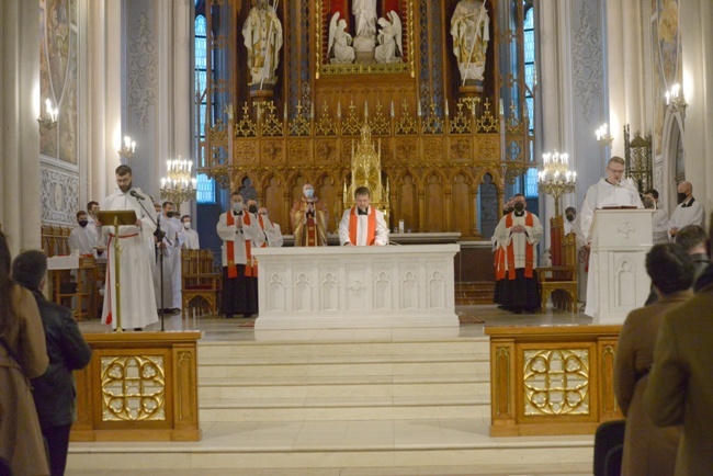 Wielki Czwartek i Wielki Piątek w radomskiej katedrze