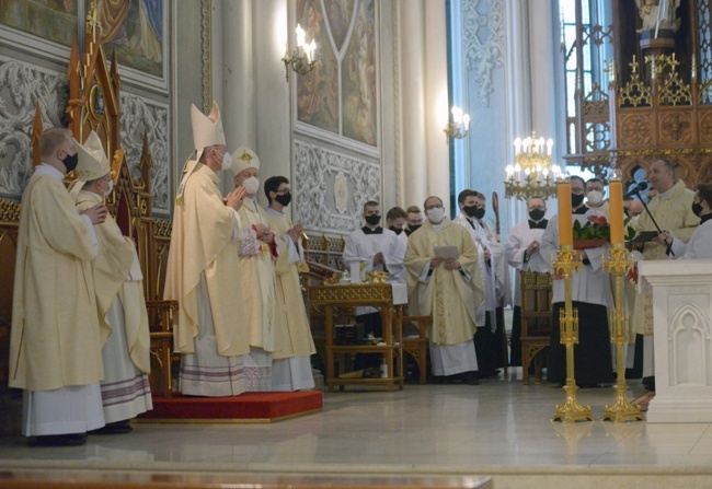 Wielki Czwartek i Wielki Piątek w radomskiej katedrze