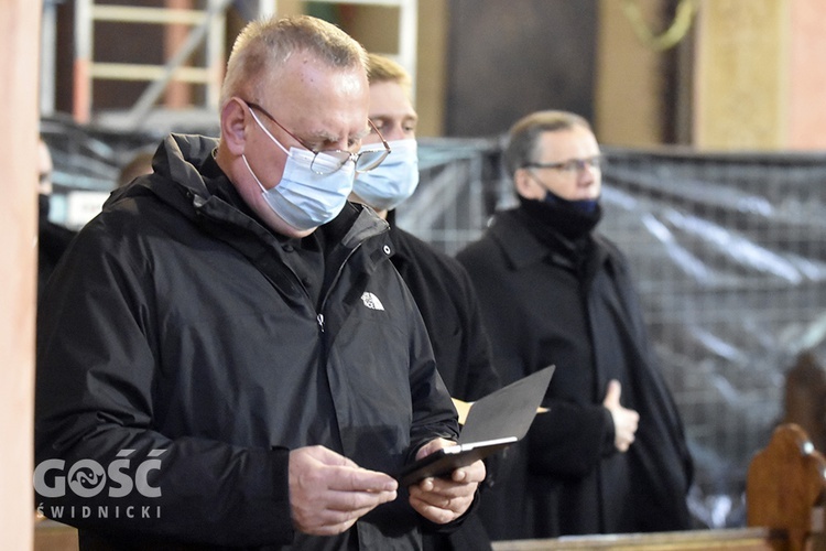 3 słowa o Wielkiej Sobocie. Ciemna Jutrznia w katedrze