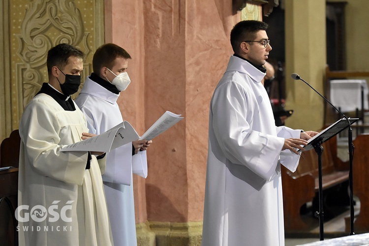 3 słowa o Wielkiej Sobocie. Ciemna Jutrznia w katedrze