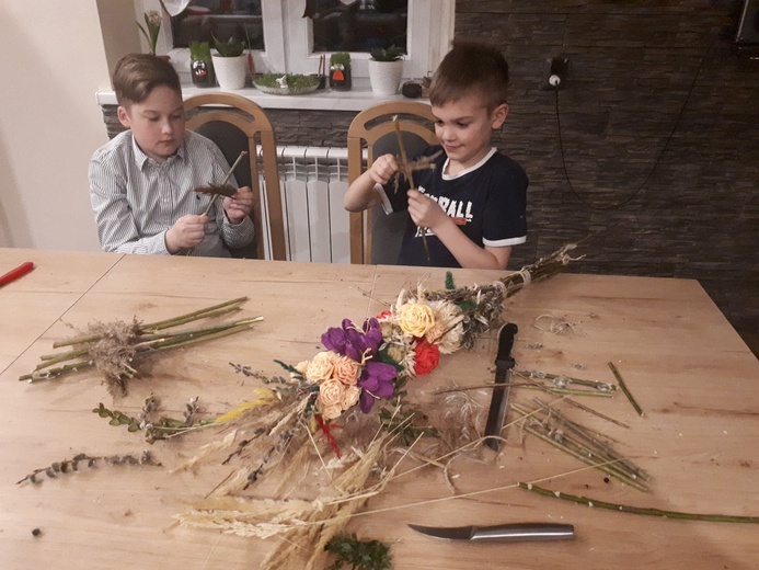 Podłopień. Wielkopiątkowe krzyżyki