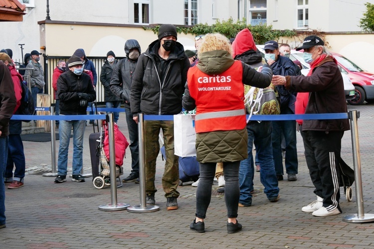 Wielkanocne śniadanie Caritas 2021