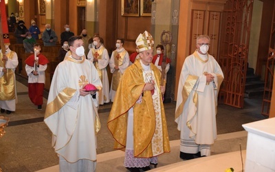 Wielkanocnej Mszy św. w katedrze przewodniczył bp Roman Pindel.