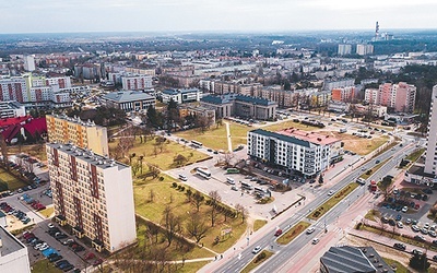 ▲	Miejsce, gdzie powstanie biurowiec (widok z drona).