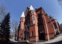 Kościół parafialny, wzniesiony w latach 1885–1890 dzięki staraniom ks. Ernsta Hoffmana, na miejscu wcześniejszego, wzmiankowanego w 1515 r., który spłonął w 1884 r.