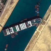 Kontenerowiec Ever Given przez kilka dni blokował Kanał Sueski.