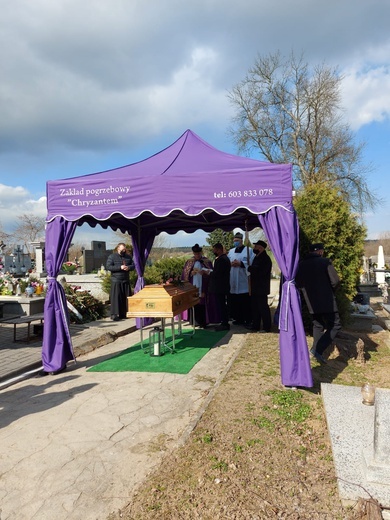 Pochówek ks. Henryka Pragi w rodzinnym grobowcu