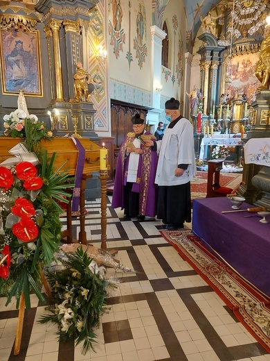 Pochówek ks. Henryka Pragi w rodzinnym grobowcu