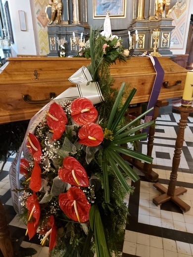 Pochówek ks. Henryka Pragi w rodzinnym grobowcu