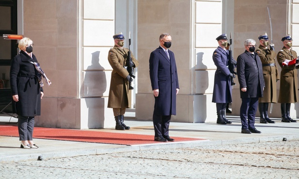 Prezydent: Kilkuset pracowników służby zdrowia oddało życie w walce z pandemią