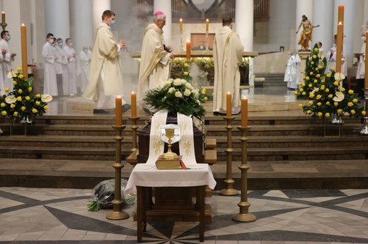 Katowicka katedra. Msza św. w intencji zmarłego ks. Józefa Pawliczka