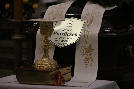 Katowicka katedra. Msza św. w intencji zmarłego ks. Józefa Pawliczka