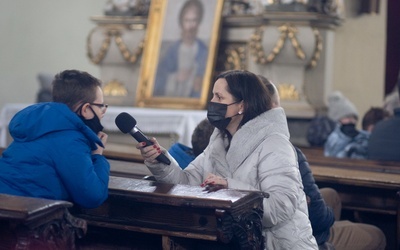 Przygotowanie do przyjęcia I Komunii św. u kłodzkich jezuitów