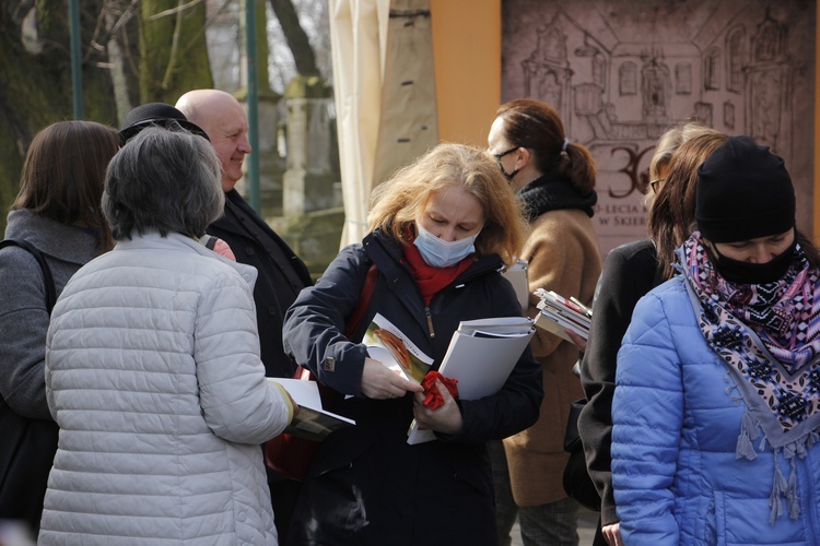 Skierniewice. XV Sympozjum "Dar Życia". Msza św.