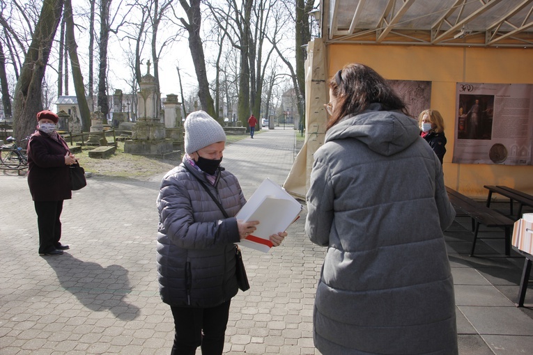 Skierniewice. XV Sympozjum "Dar Życia". Msza św.