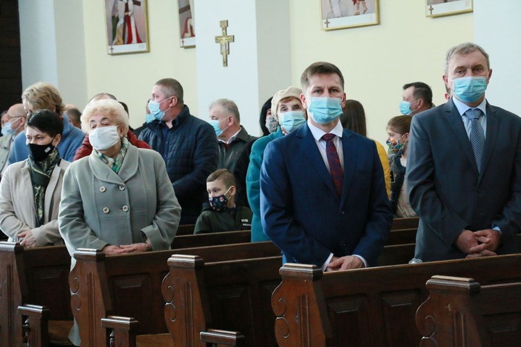 Abp Stanisław Budzik konsekrował kościół w Strzeszkowicach