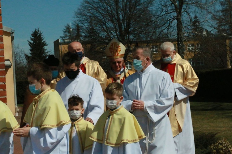 Abp Stanisław Budzik konsekrował kościół w Strzeszkowicach