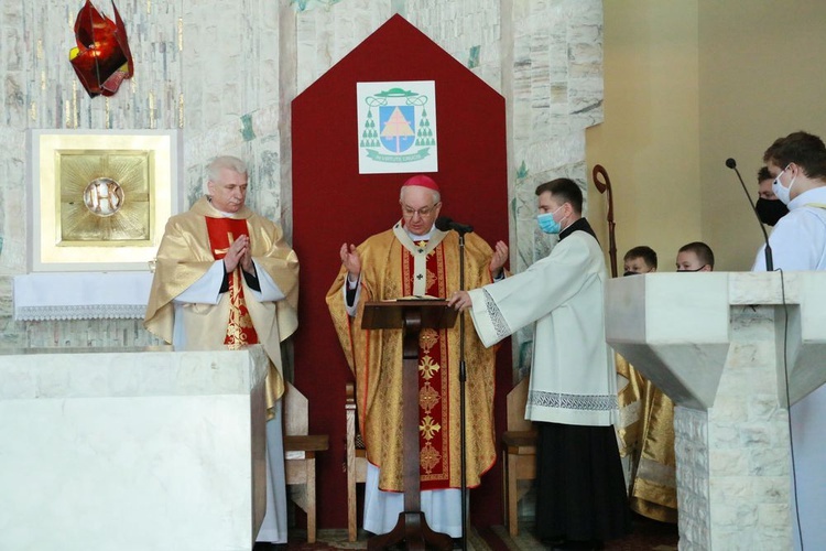 Abp Stanisław Budzik konsekrował kościół w Strzeszkowicach