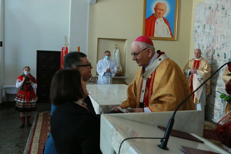 Abp Stanisław Budzik konsekrował kościół w Strzeszkowicach