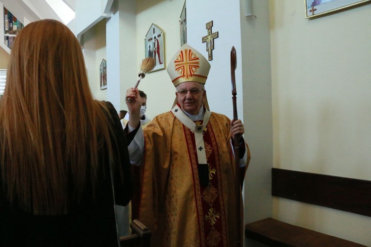 Abp Stanisław Budzik konsekrował kościół w Strzeszkowicach