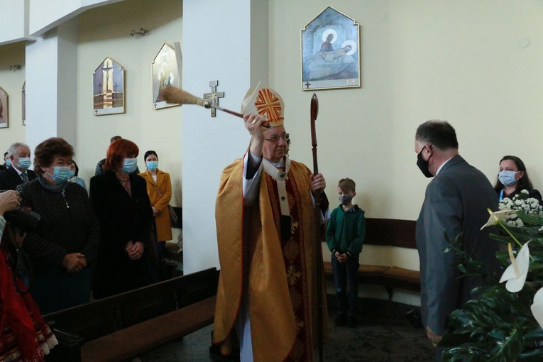 Abp Stanisław Budzik konsekrował kościół w Strzeszkowicach