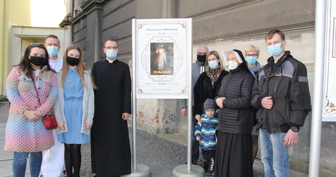 Niedziela Miłosierdzia Bożego w Brzegu. Z darem krwi i zaproszeniem do wspólnoty