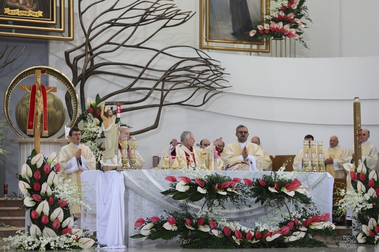 Poświęcenie dzwonów dla Samoa i wysp Tonga