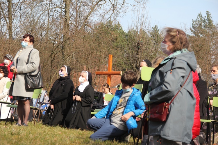 Żarliwa modlitwa o Boże miłosierdzie popłynęła z Ostrówka