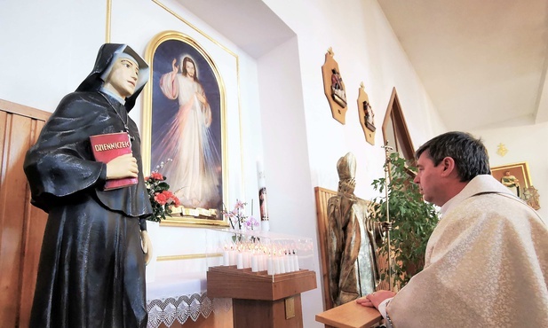 Ładna. Dwoje apostołów