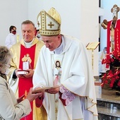 W tym roku po raz pierwszy nagrodzono wolontariuszy i darczyńców nie statuetkami, a medalami Misericors.