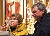 	Zgromadzonych w kościele powitała para rejonowa Tarnów-Zachód – Anna i Janusz Podsiadło.