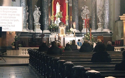 ▲	Uczestnicy wydarzenia modlili się w legnickim kościele  pw. św. Jana Chrzciciela.