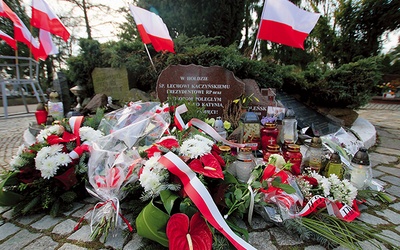Pamięć o katastrofie smoleńskiej wiąże się bezpośrednio z pamięcią o ofiarach Katynia.
