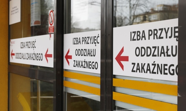 Region. Zajęte 93 proc. respiratorów i 86 proc. łóżek tlenowych