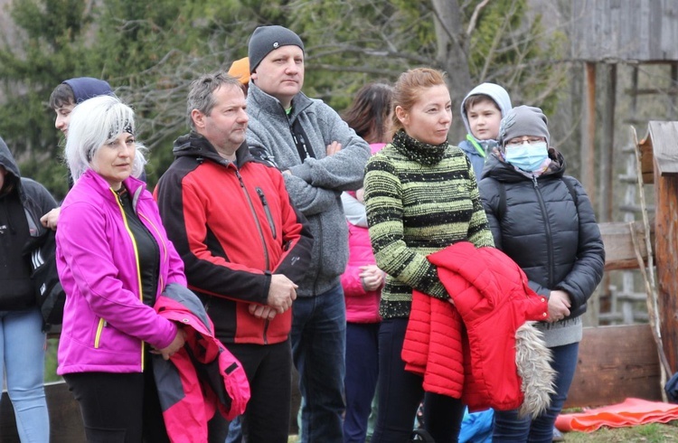 Msza św. przy kaplicy Jezusa Miłosiernego na Klimasce w Beskidzie Małym