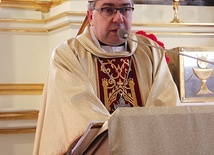 ▲	Mszy św. dziękczynnej za życie przewodniczył bp Wojciech Osial.